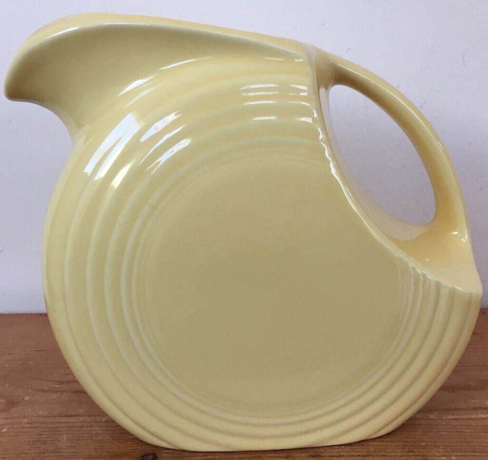 True Vtg Fiestaware Large Disc Yellow Glaze Water Juice Pitcher Art Deco 6.75"